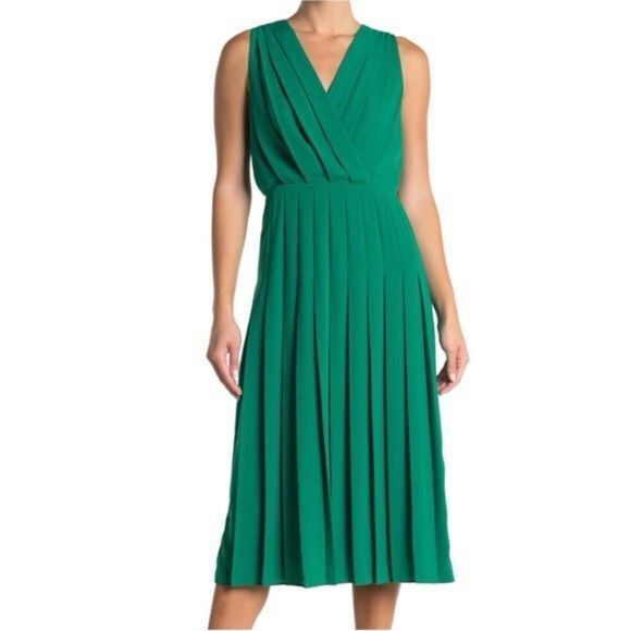 REISS Mariona Pleated V-Neck Sleeveless Woven Midi Dress, Green, Size 0 - Picture 1 of 7